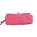 香奈儿爱心锁扣绗缝小羊皮口盖包