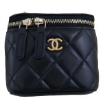 シャネル ゴールドボールチェーン調整式 キルティングラムスキン バニティケース