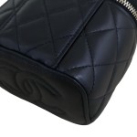 シャネル ゴールドボールチェーン調整式 キルティングラムスキン バニティケース