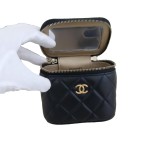 シャネル ゴールドボールチェーン調整式 キルティングラムスキン バニティケース