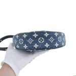 路易威登 Loop 系列 Monogram 丹宁牛仔老花月牙包