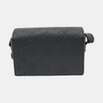 LOUIS VUITTON SOFT TRUNK迷你黑色牛皮老花压纹斜挎包
