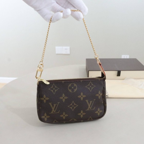 LOUIS VUITTON Mini Pochette Accessoires