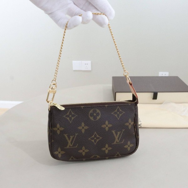 LOUIS VUITTON Mini Pochette Accessoires