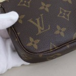 LOUIS VUITTON Mini Pochette Accessoires