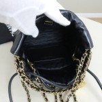 CHANEL 22 Bag