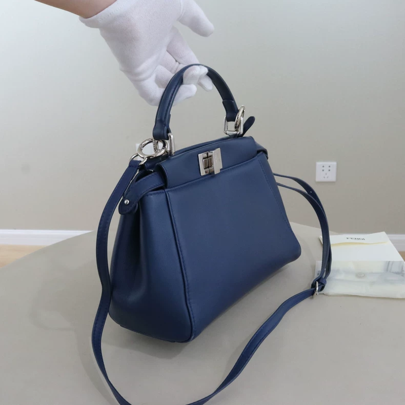 芬迪 Peekaboo ISeeU 小号手袋