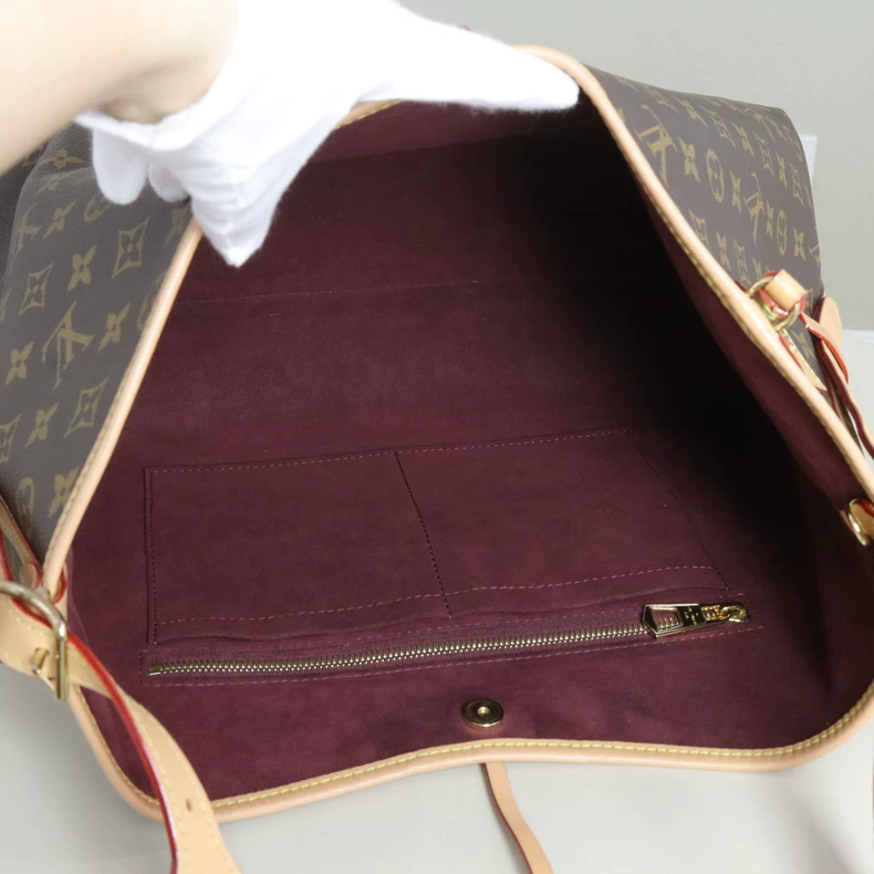 路易威登 CarryAll 中号手袋