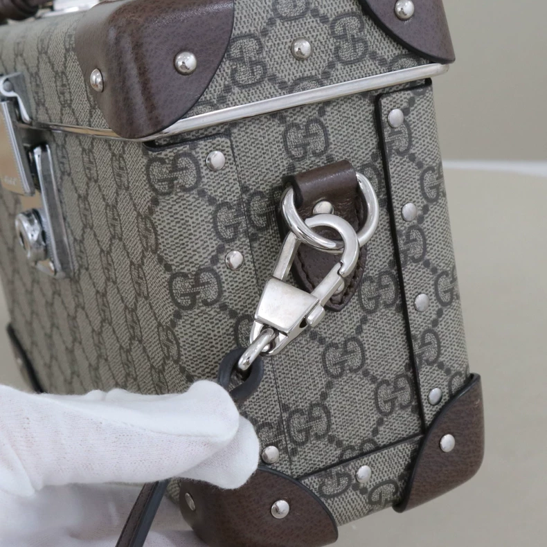 Gucci × Globe-Trotter 竹节 GG Supreme 化妆箱
