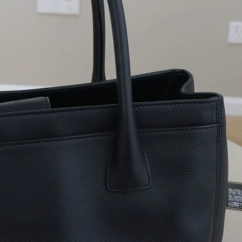 Chanel Caviar Skin Executive Cerf Tote Bag