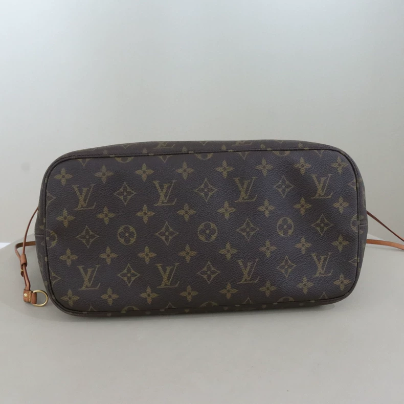 Louis Vuitton Neverfull MM Monogram Tote Bag