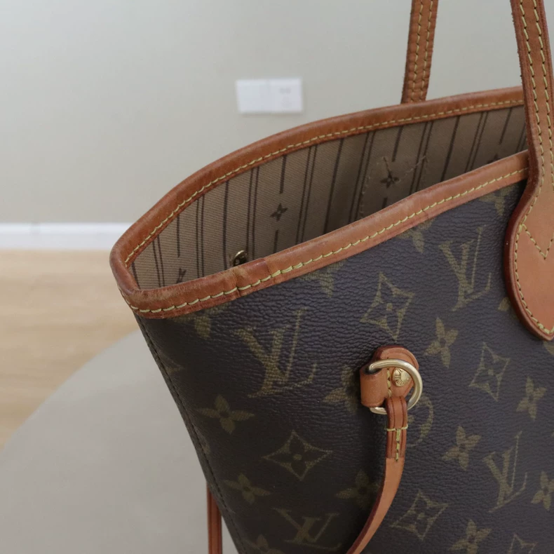 Louis Vuitton Neverfull MM Monogram Tote Bag