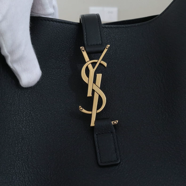 Saint Laurent Le 5 à 7 Supple Hobo Bag