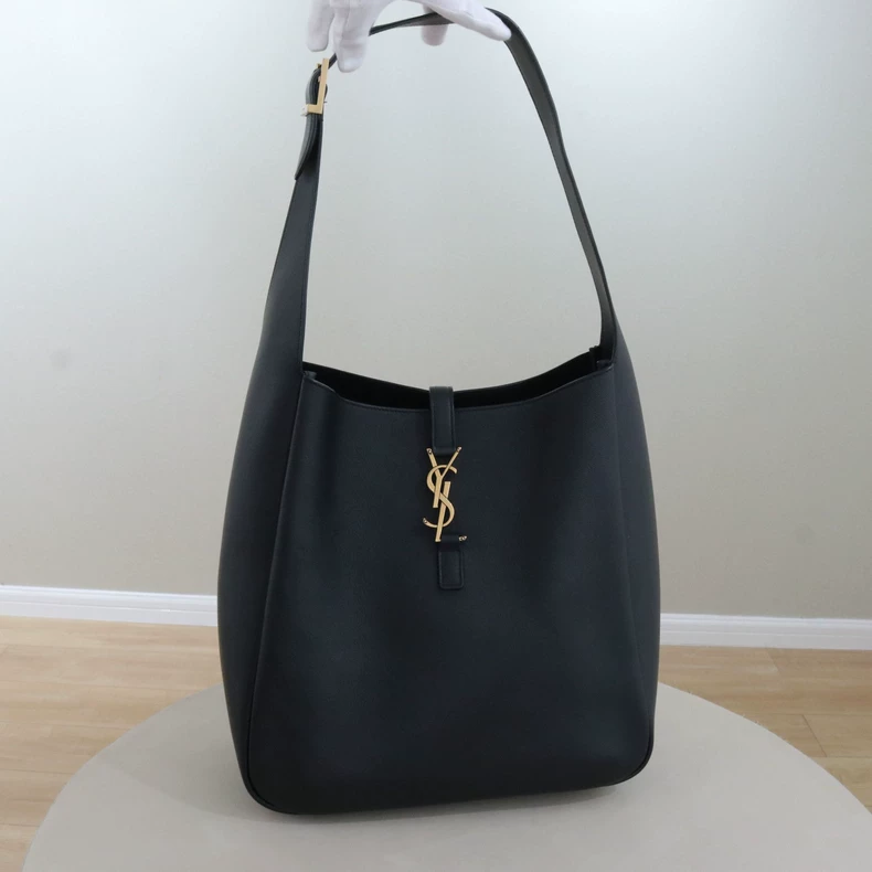 Saint Laurent Le 5 à 7 Supple Hobo Bag