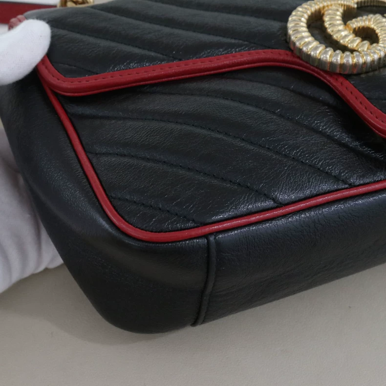 Gucci GG Marmont Matelassé Small Shoulder Bag