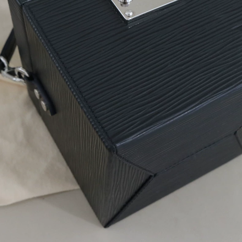 Louis Vuitton Bleecker Box Epi Leather