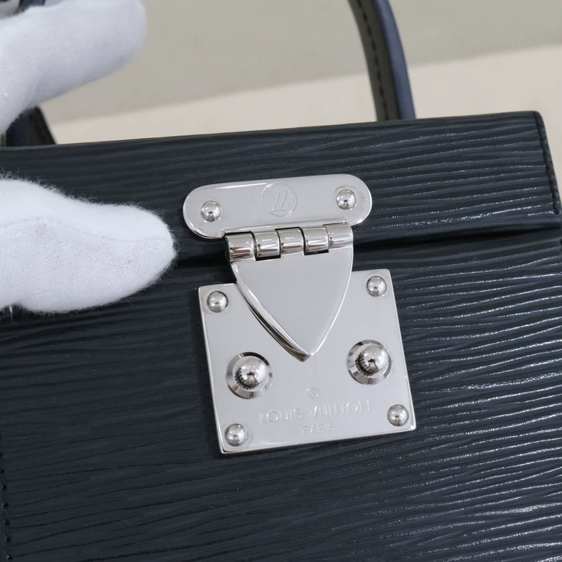 Louis Vuitton Bleecker Box Epi Leather