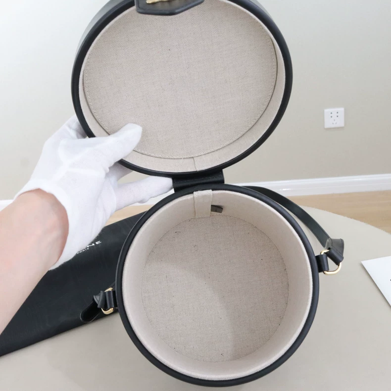 セリーヌ トリオンフ TAMBOUR ラウンドボックスバッグ