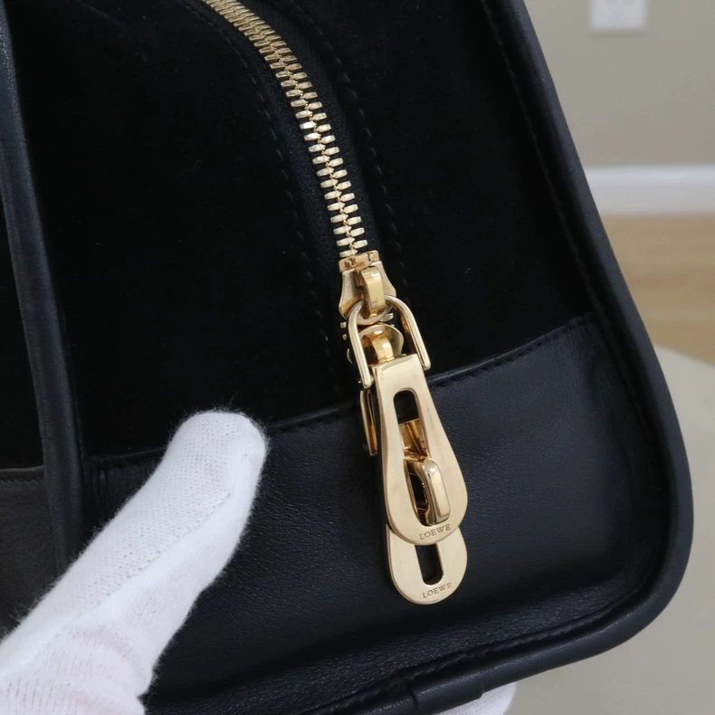 LOEWE Amazona 28 Suede Top Handle Bag